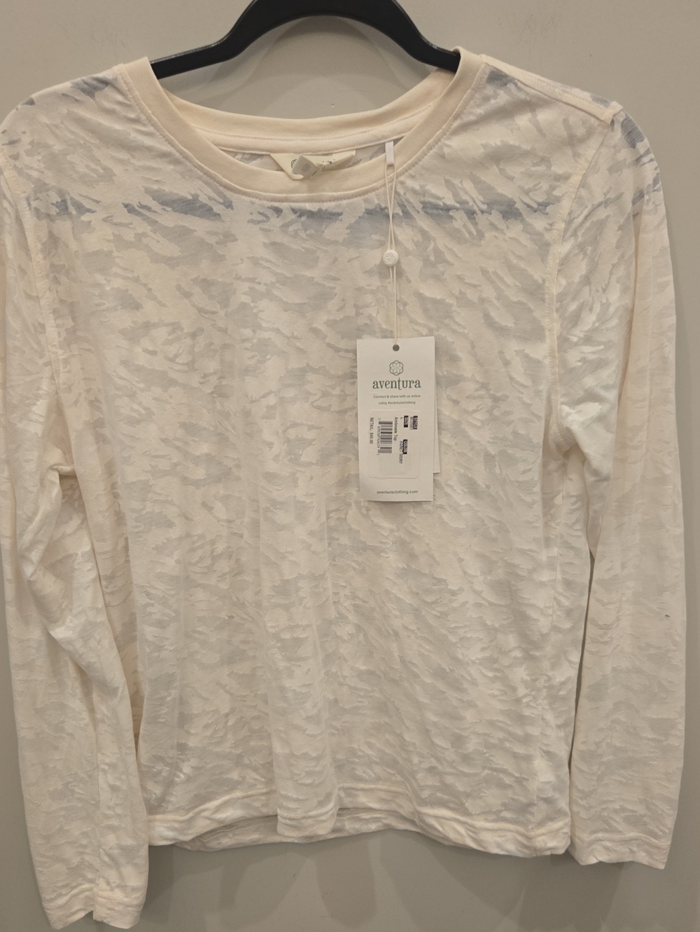 NWT Aventura Long-Sleeve Burnout Crewneck Top in Off-White. Large.